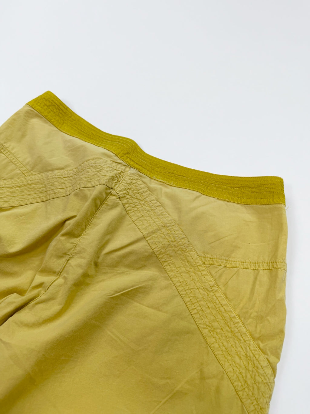 Versatile pants with roll-up legs